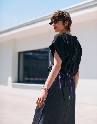 Call me.📲 Scrunchie popruh na mobil, černá s fialovými gumičkami. f: @urnakuzimor m: @anna.dunderova #segrasegra