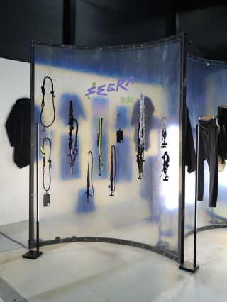 Tématem letošního Designbloku @designblok_prague je Odvaha. Pro nás je oblečení a doplňky, které máme po celý den na těle,...