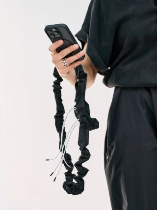 Zachyťte důležité momenty, aniž by vám spadnul telefon do rybí polévky. ;) Vánoční limitka. Popruh na mobil 📲 se...